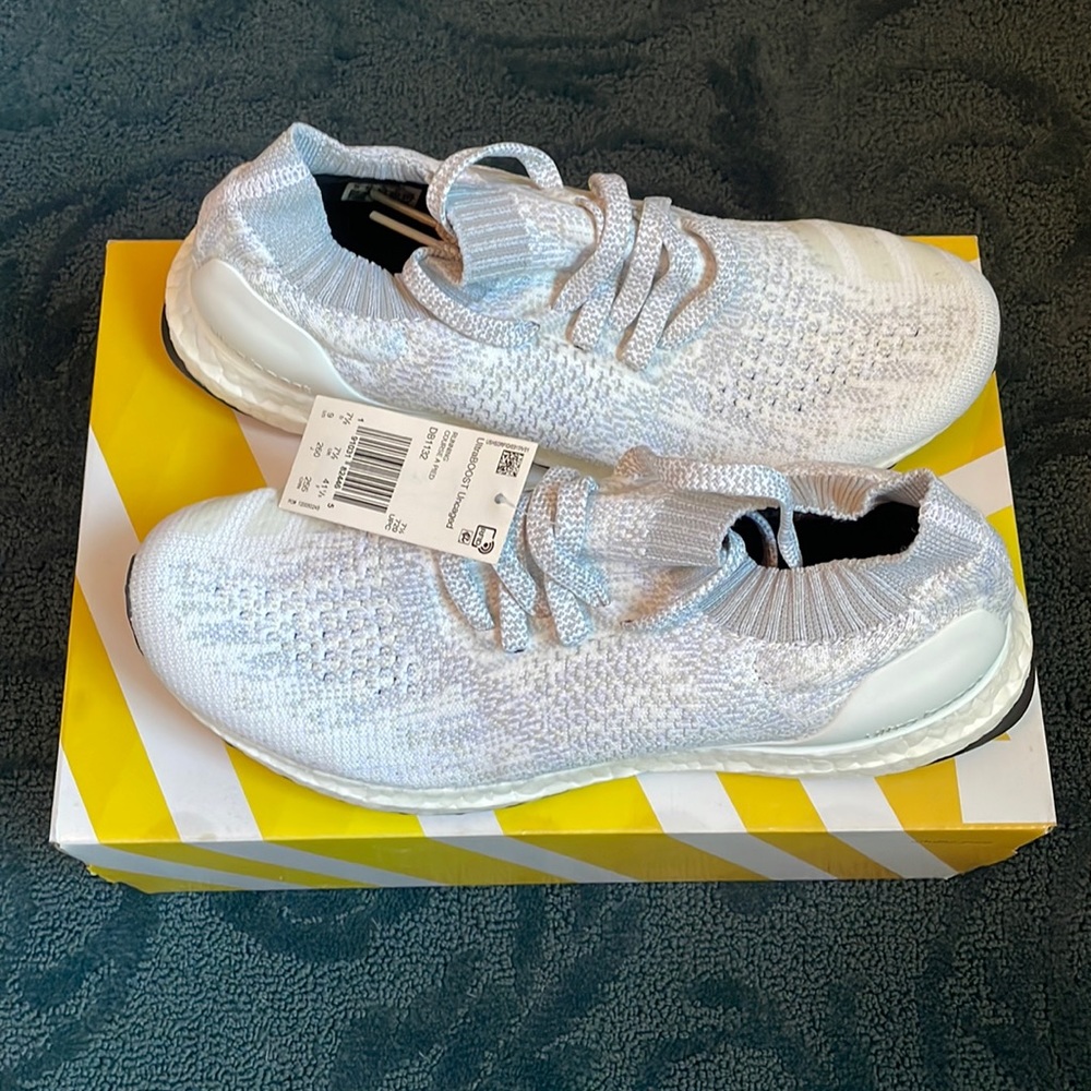 NWT Adidas Ultraboost Uncaged W size 9 running shoes grey and white